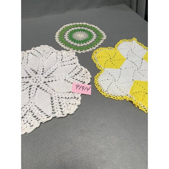 Vintage Hand-Crocheted Lace Doilies Set of 3 - Picture 9 of 9